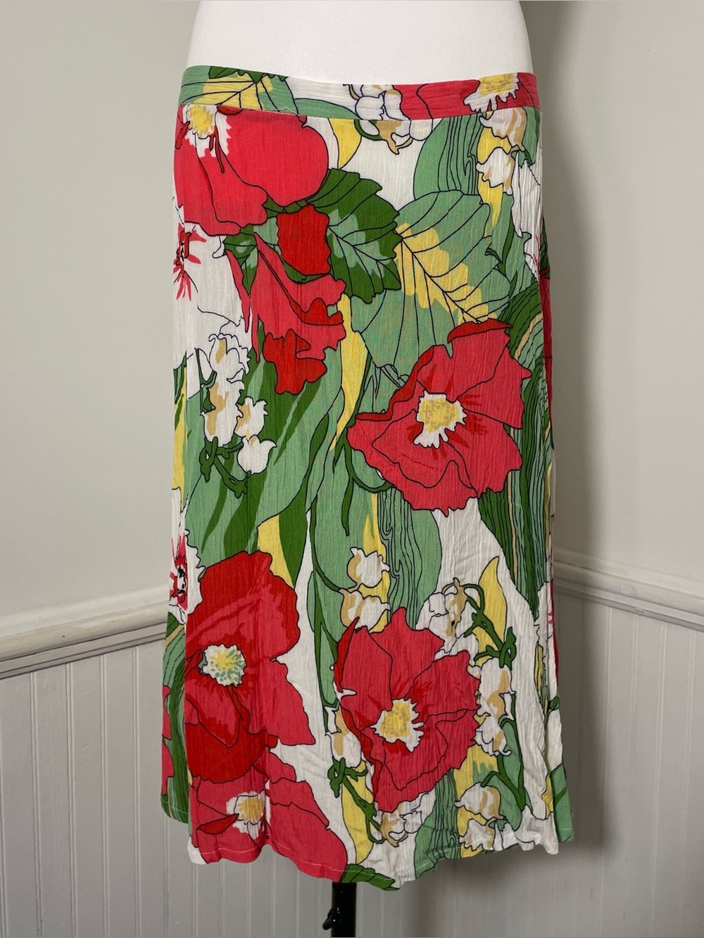 Jaclyn Smith - Red Green White Floral Print Midi Skirt